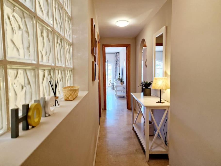 شقة Royal Golf View: 2Br, Pools & Ac Sitio de Calahonda المظهر الخارجي الصورة
