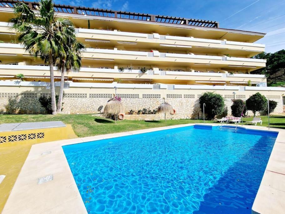 شقة Royal Golf View: 2Br, Pools & Ac Sitio de Calahonda المظهر الخارجي الصورة